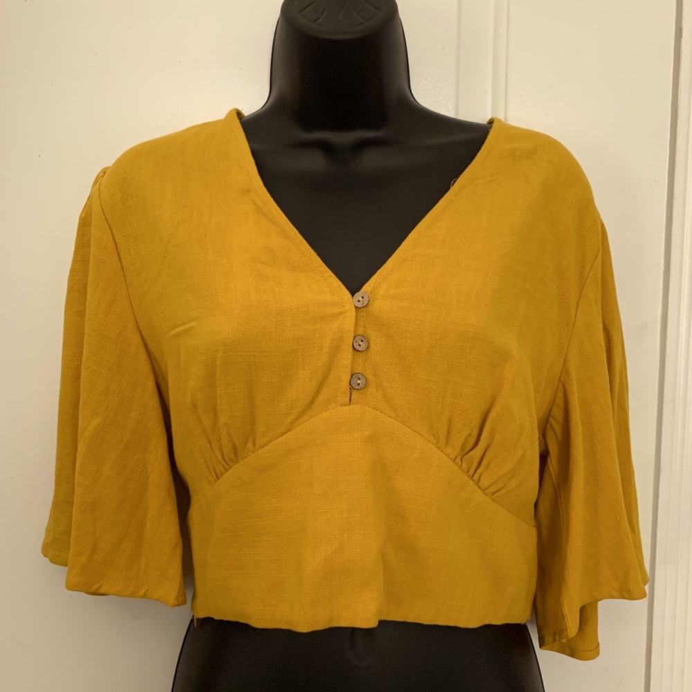 Cropped Mustard Top Size L NWT